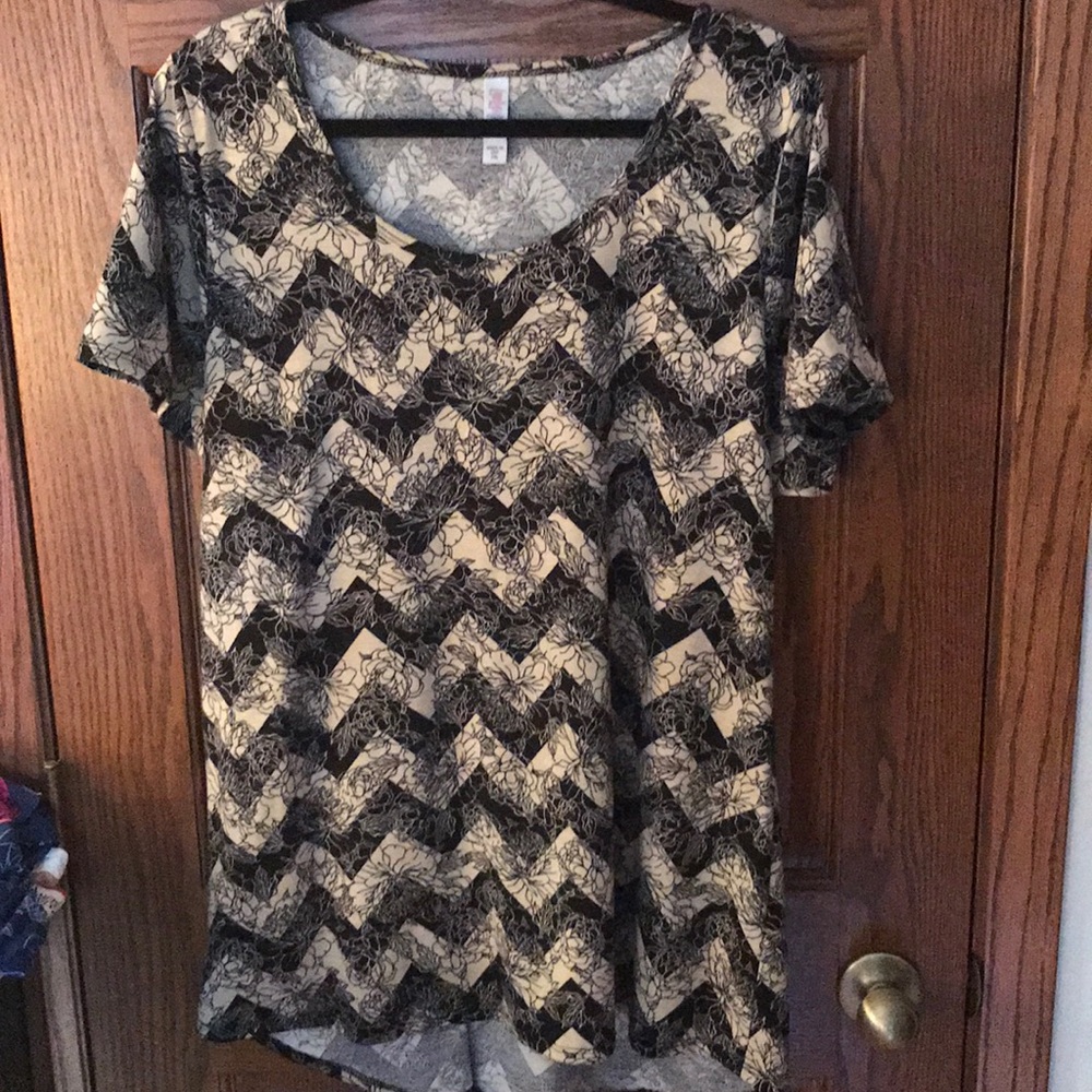 EUC LuLaRoe Classic T 2XL